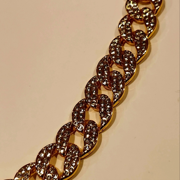 Gold color Hip Hop Eagle Pendant Cuban Chain Necklace, Suitable For Both Men's - Picture 6 of 10